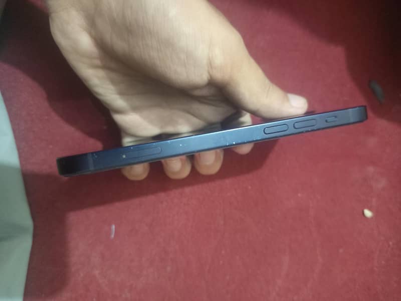 Apple iPhone 12 3