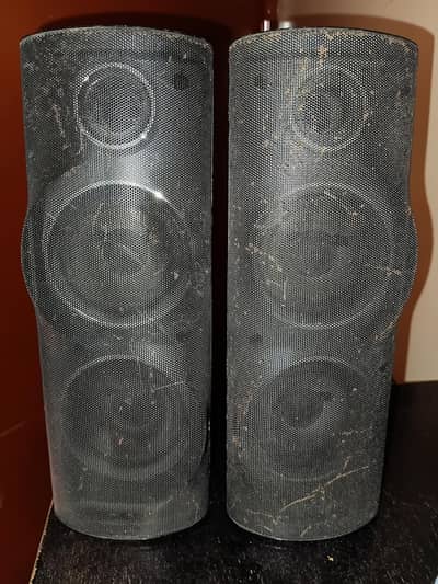 PHILLIPS speaker pair . .