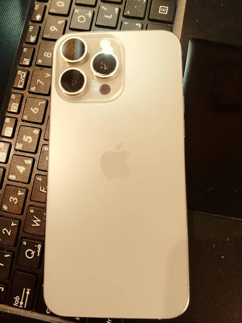 Apple iPhone 15 Pro Max 7
