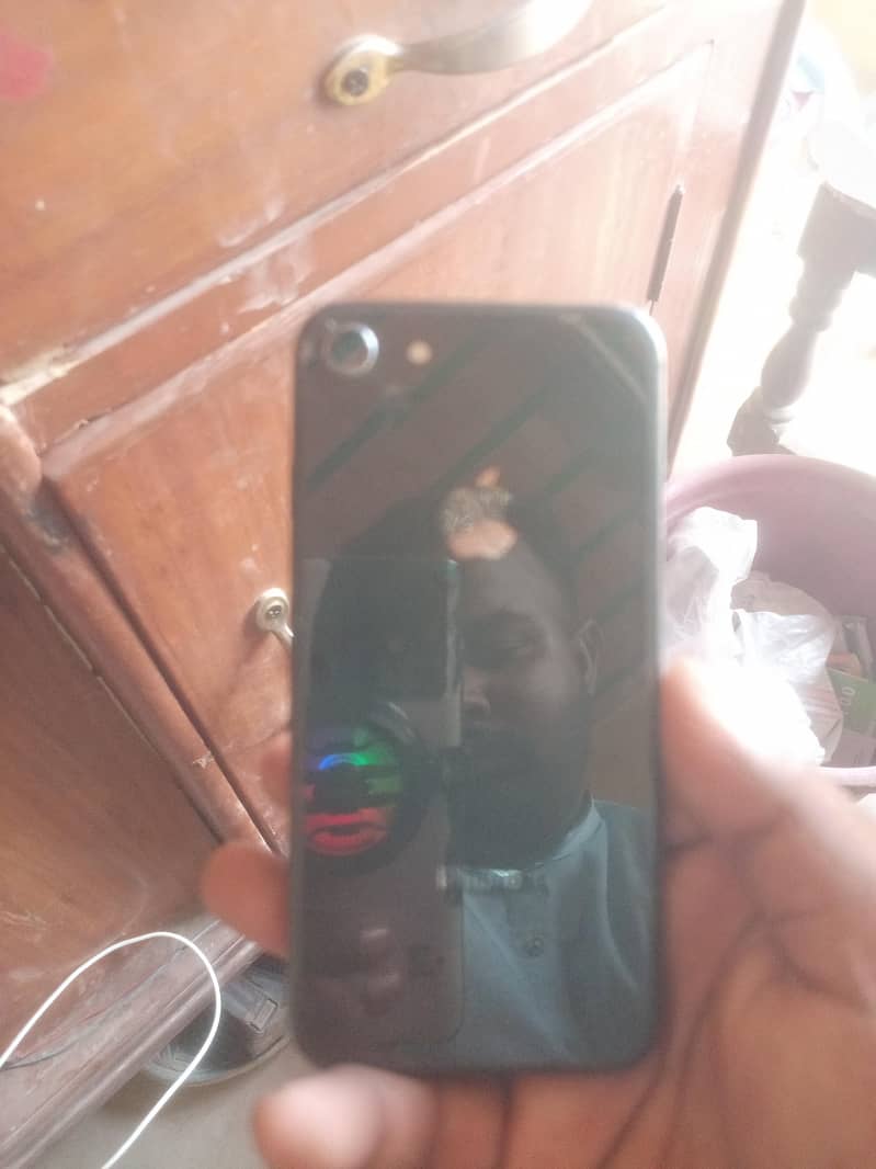 Apple iPhone 8 3