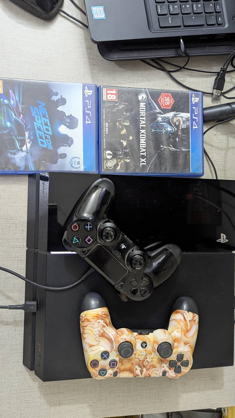 PS4 Console with Two Controllers + 3 games 3