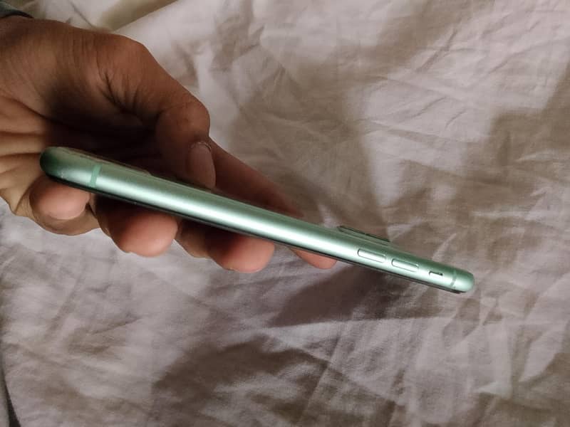Apple iPhone 11 2