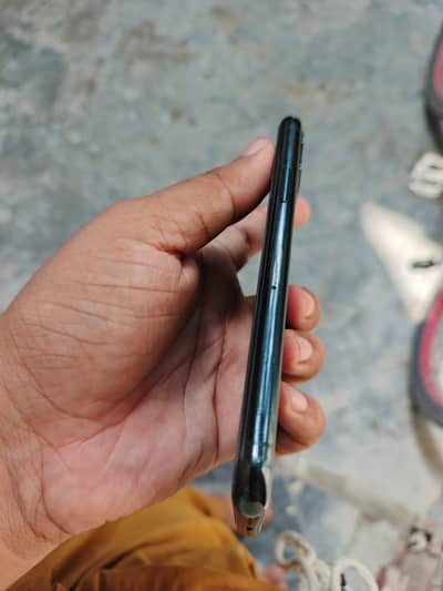 Apple iPhone 11 Pro (exchange posibal with iPhone 12 promax)