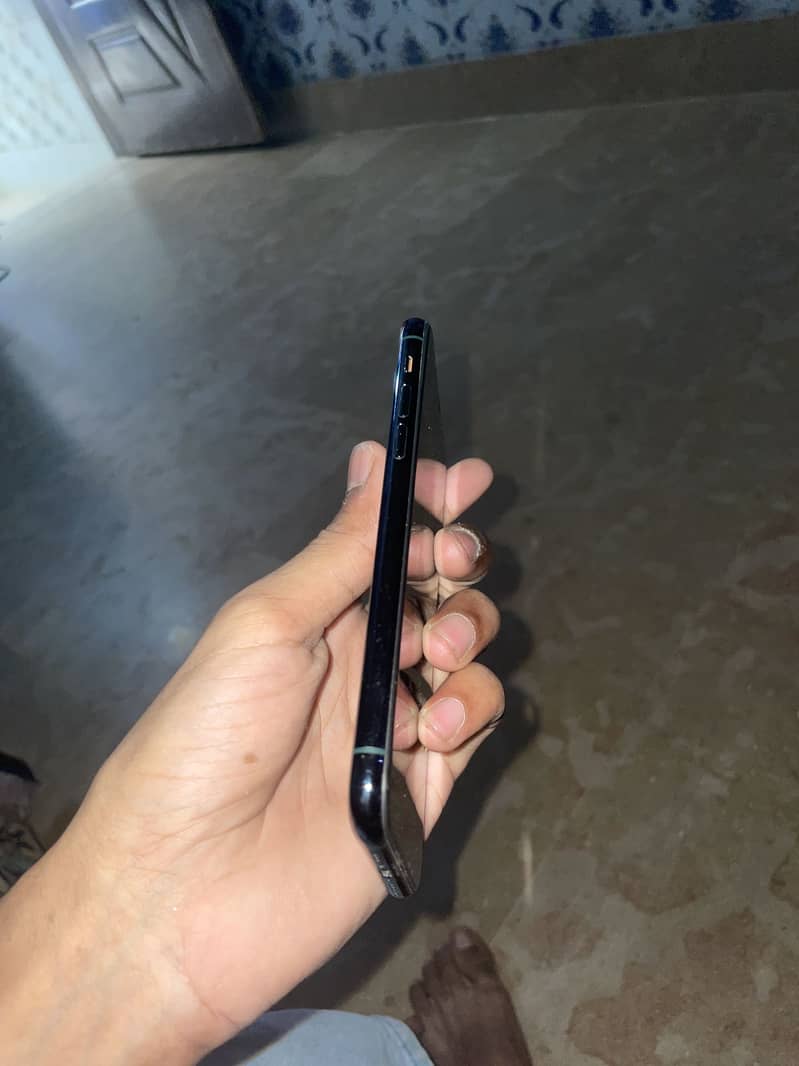Apple iPhone 11 Pro 1
