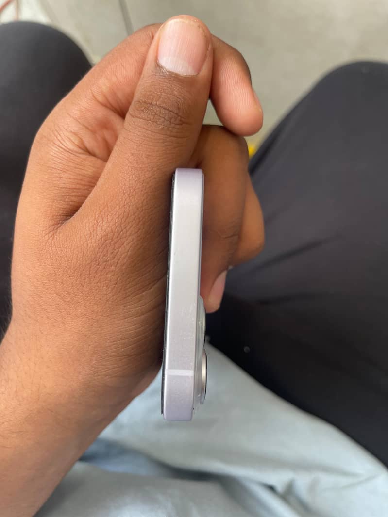 Apple iPhone 14 3