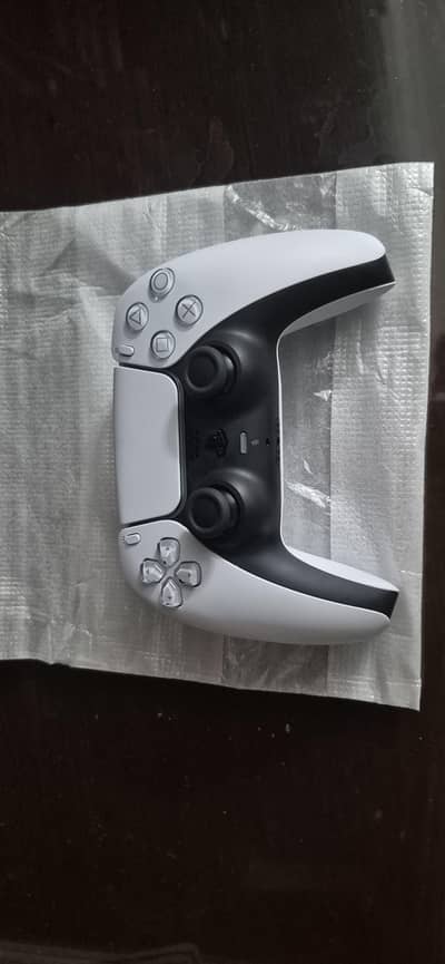 Brand new consol pulled white ps5 remote