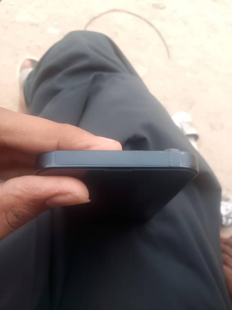 Apple iPhone 13 2