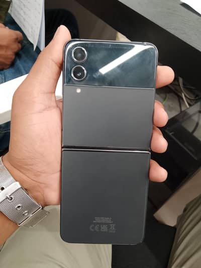 Samsung Mobile Z Flip 4