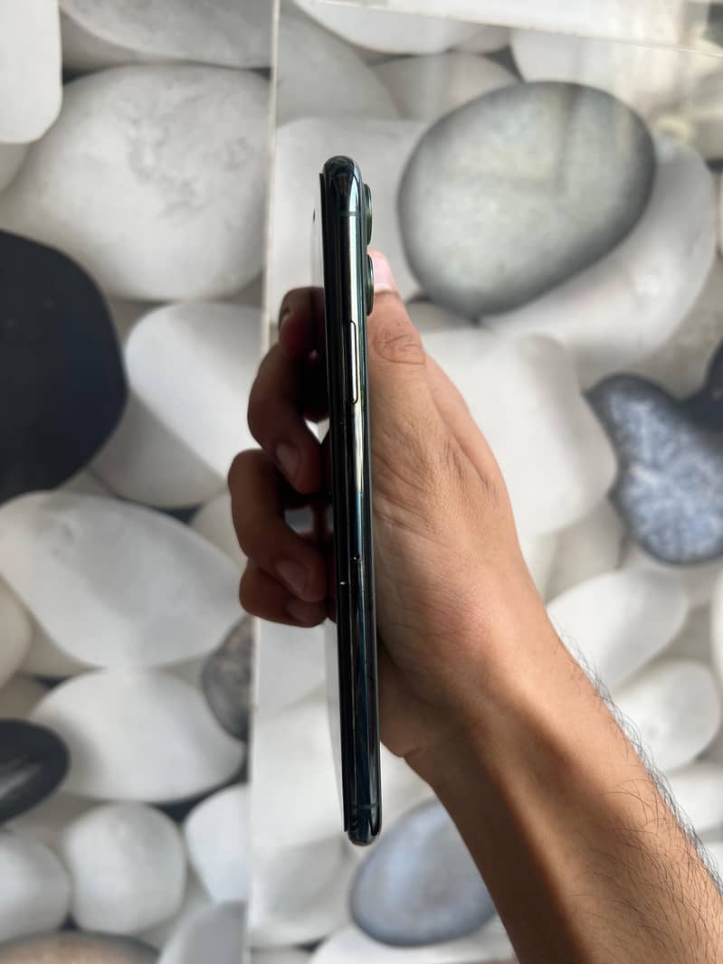 Apple iPhone 11 Pro Max 3
