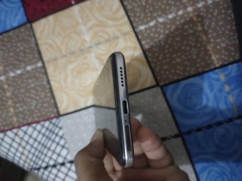 Vivo V21 1