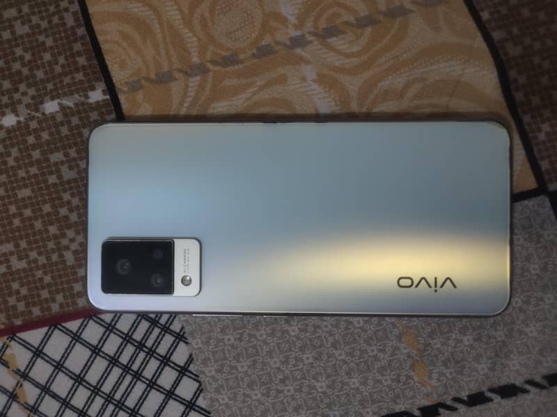 Vivo V21 6