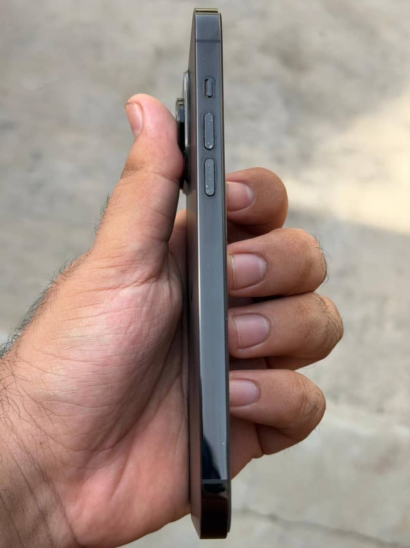 Apple iPhone 14 Pro Max 4