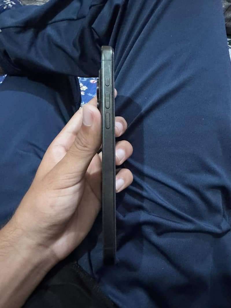 iphone 15 pro max 4