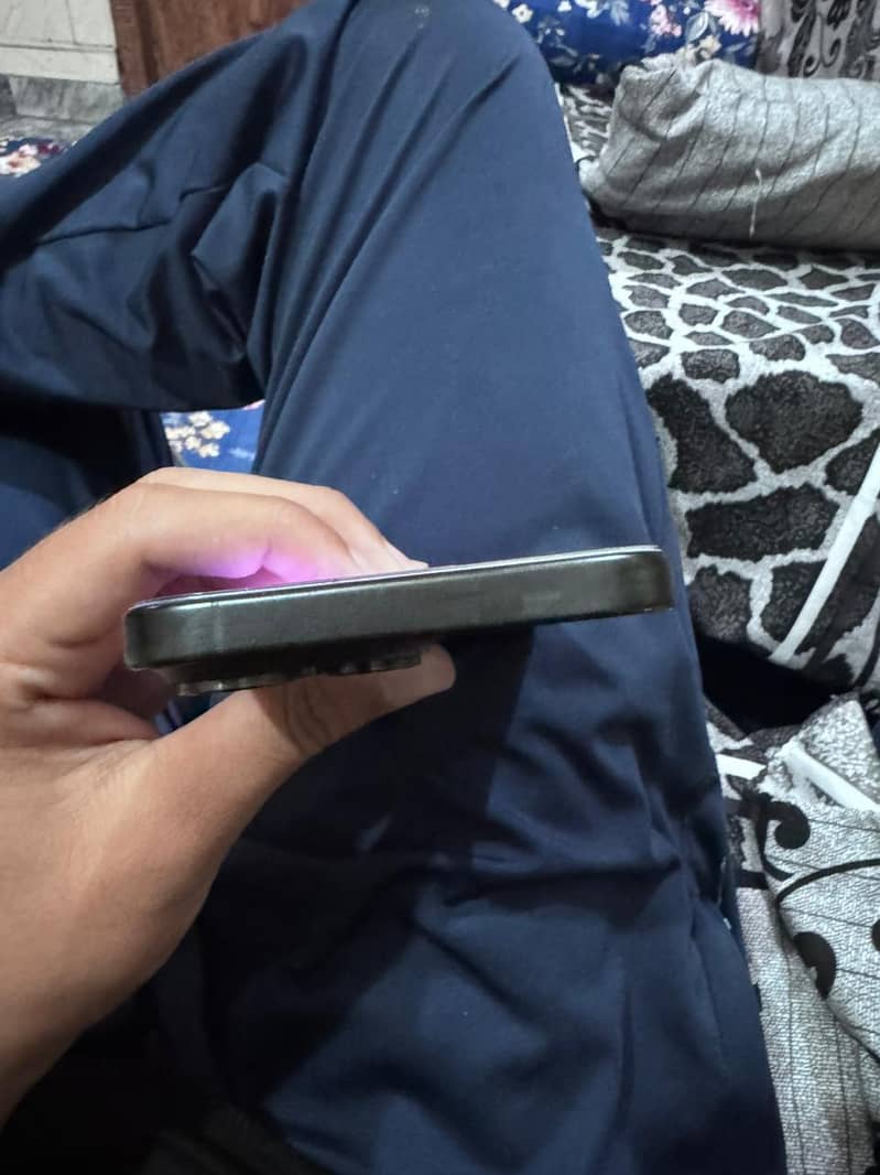 iphone 15 pro max 6