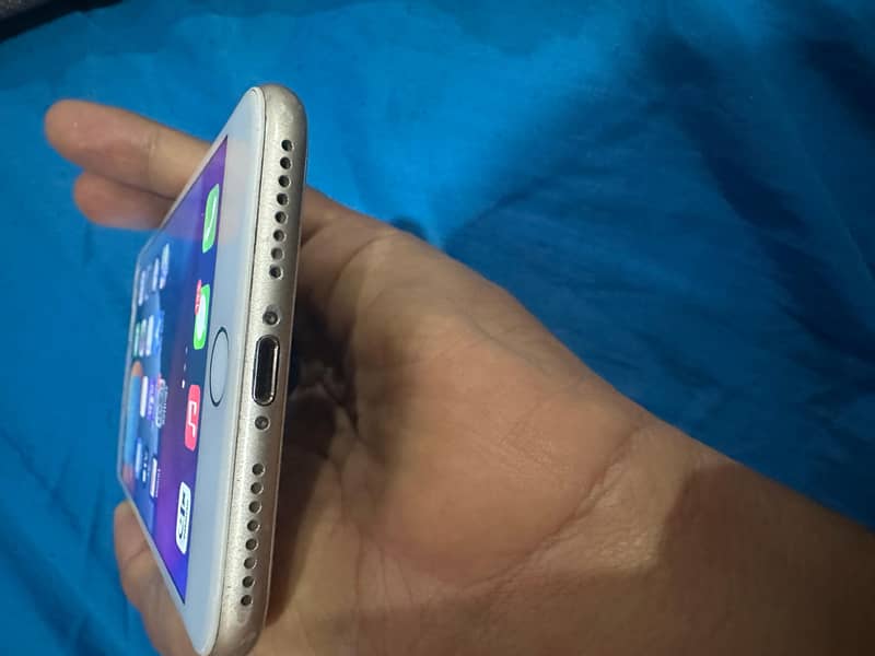 Apple iPhone 7 Plus 2