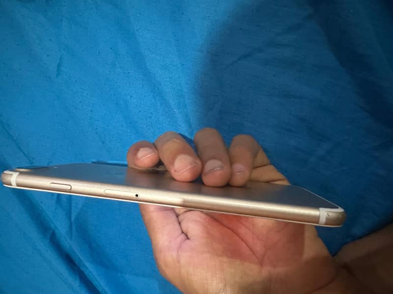 Apple iPhone 7 Plus 4