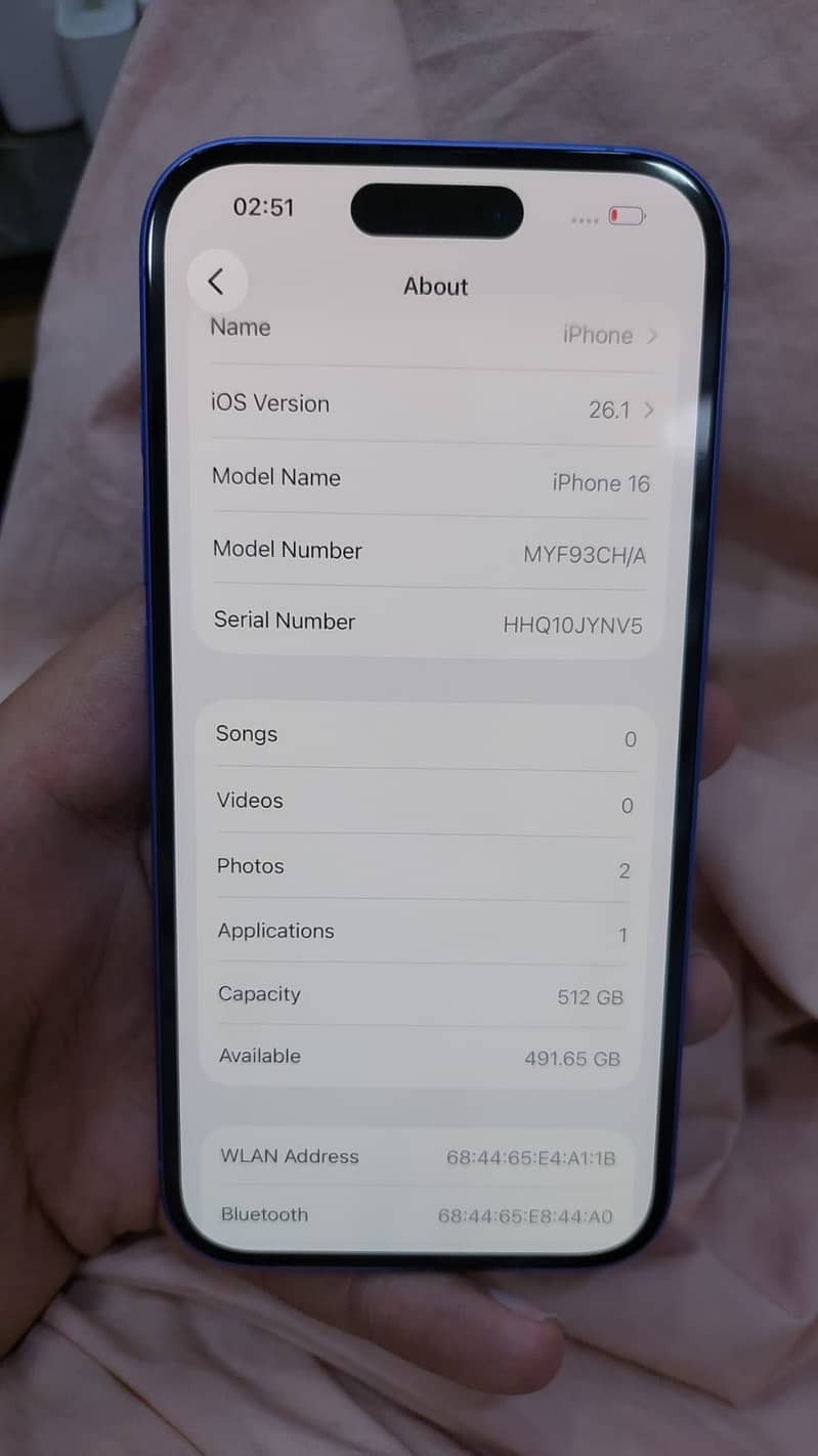 Apple iPhone 16 2