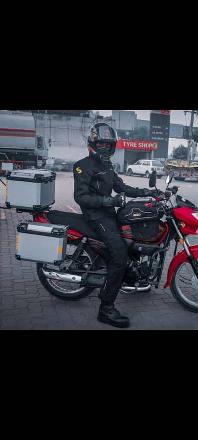 Honda pridor 100cc 2023 with aluminum top and side boxes