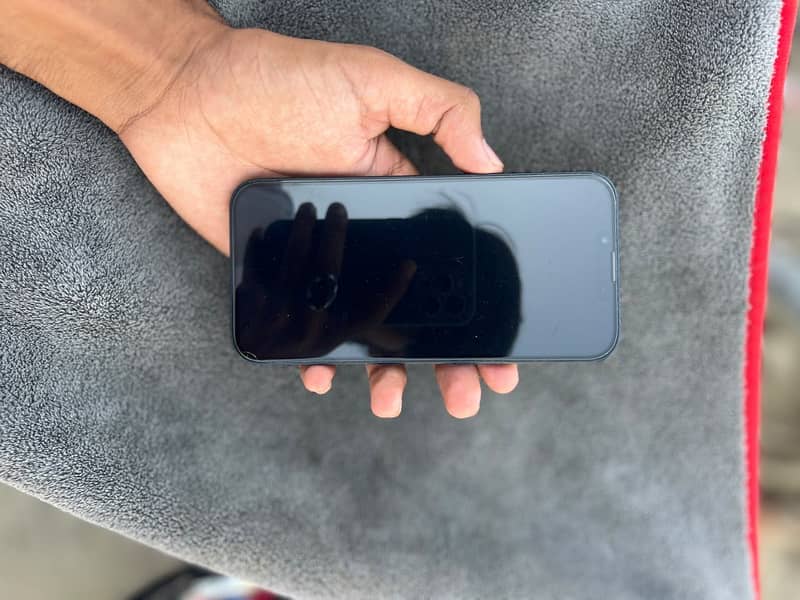 Apple iPhone 13 4