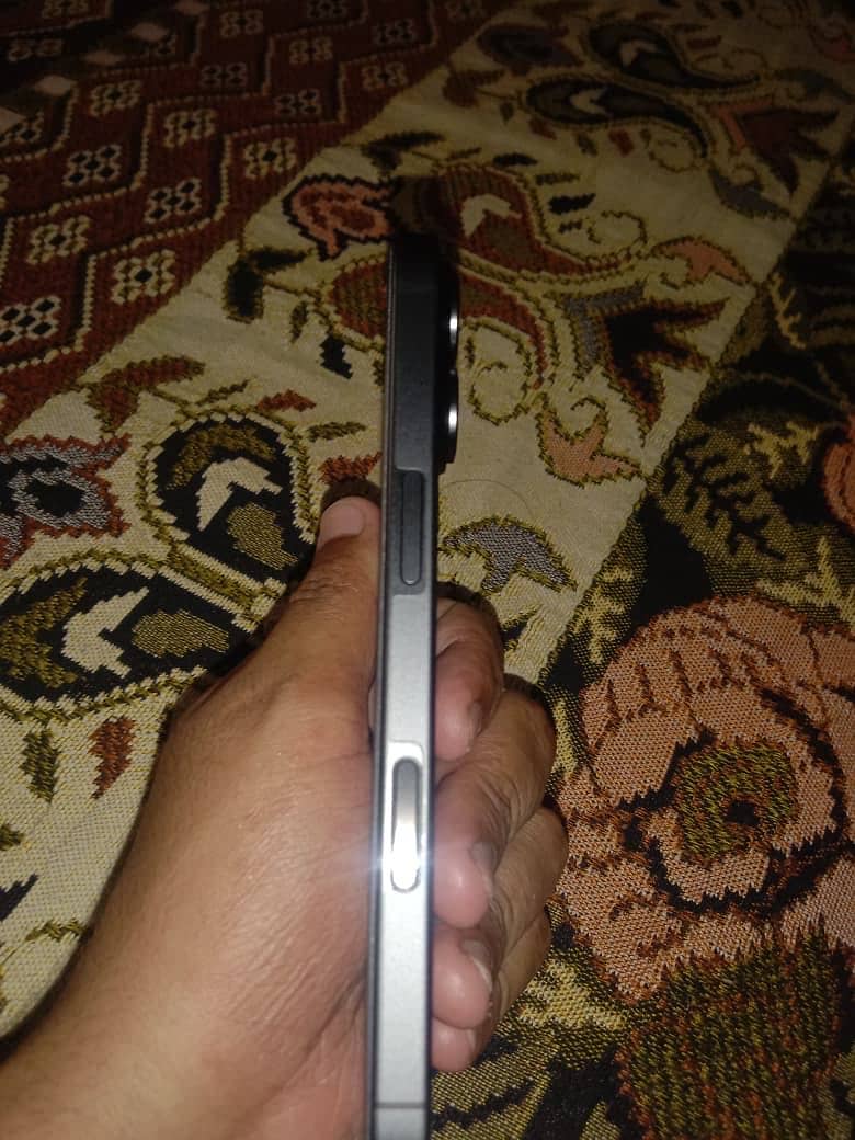 Apple iPhone 17 4