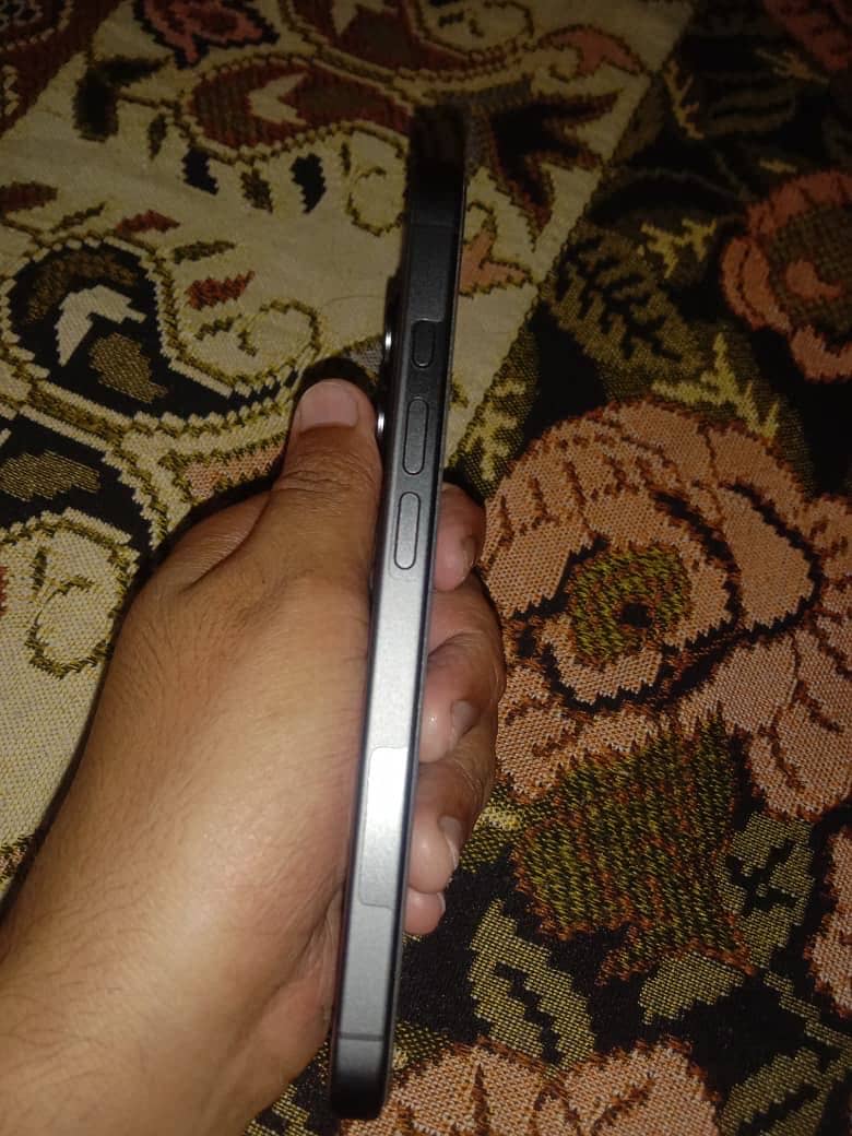 Apple iPhone 17 6