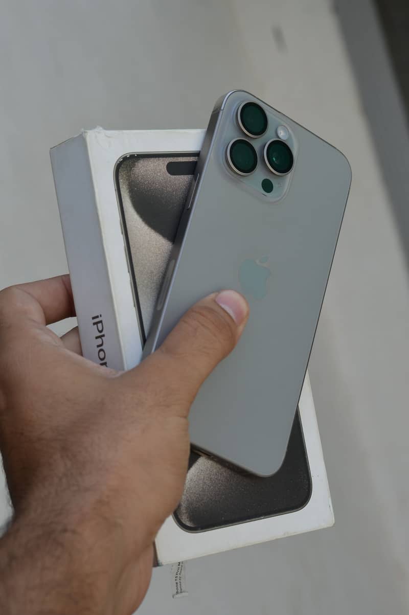 Apple iPhone 15 Pro Max 1