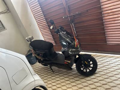 United electric scooty
