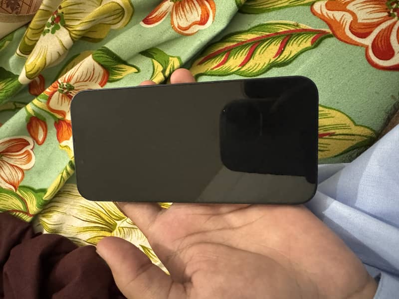 Apple iPhone 13 3