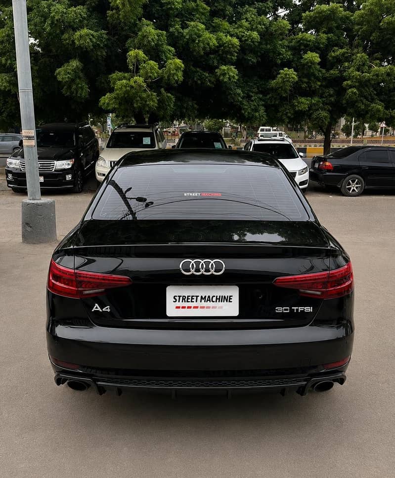 Audi A4 2017 1