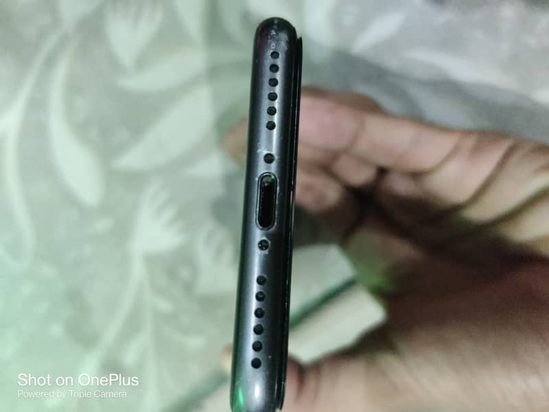 Apple iPhone 8 0