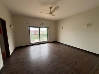**Elegant Family Living | 1 Kanal Upper Portion For Rent In DHA Phase 6**