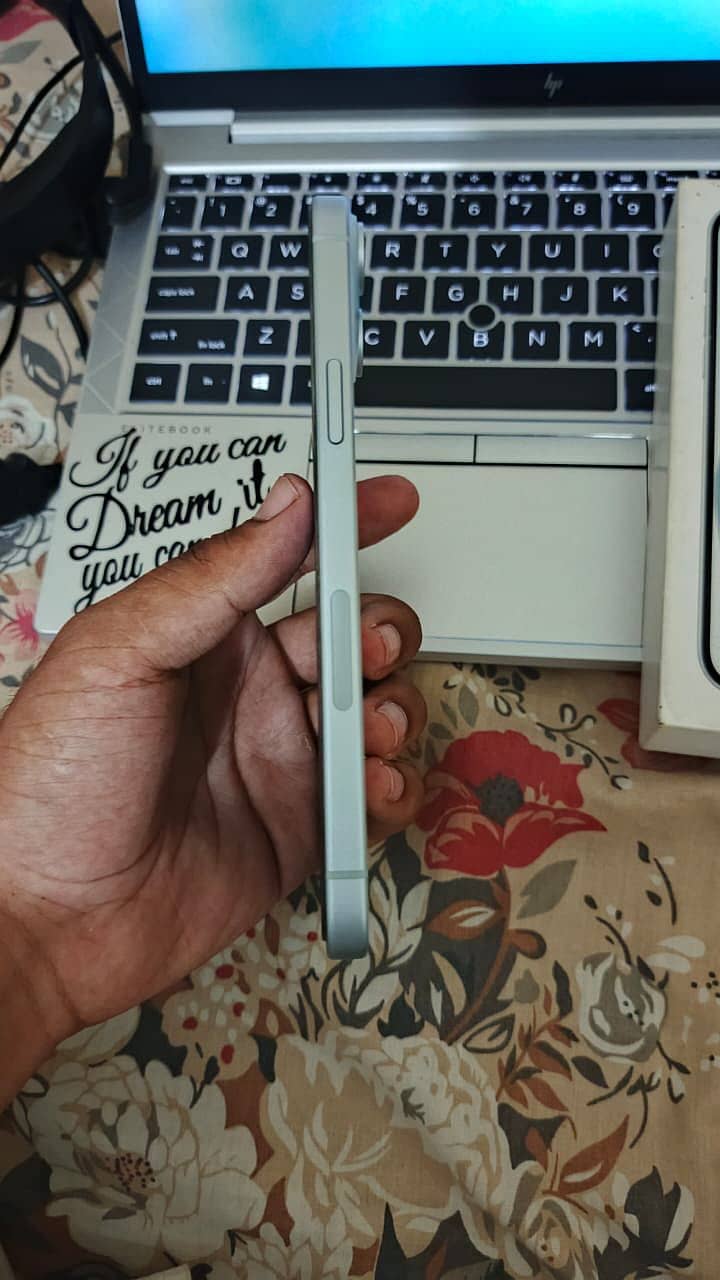 Apple iPhone 15 plus 1