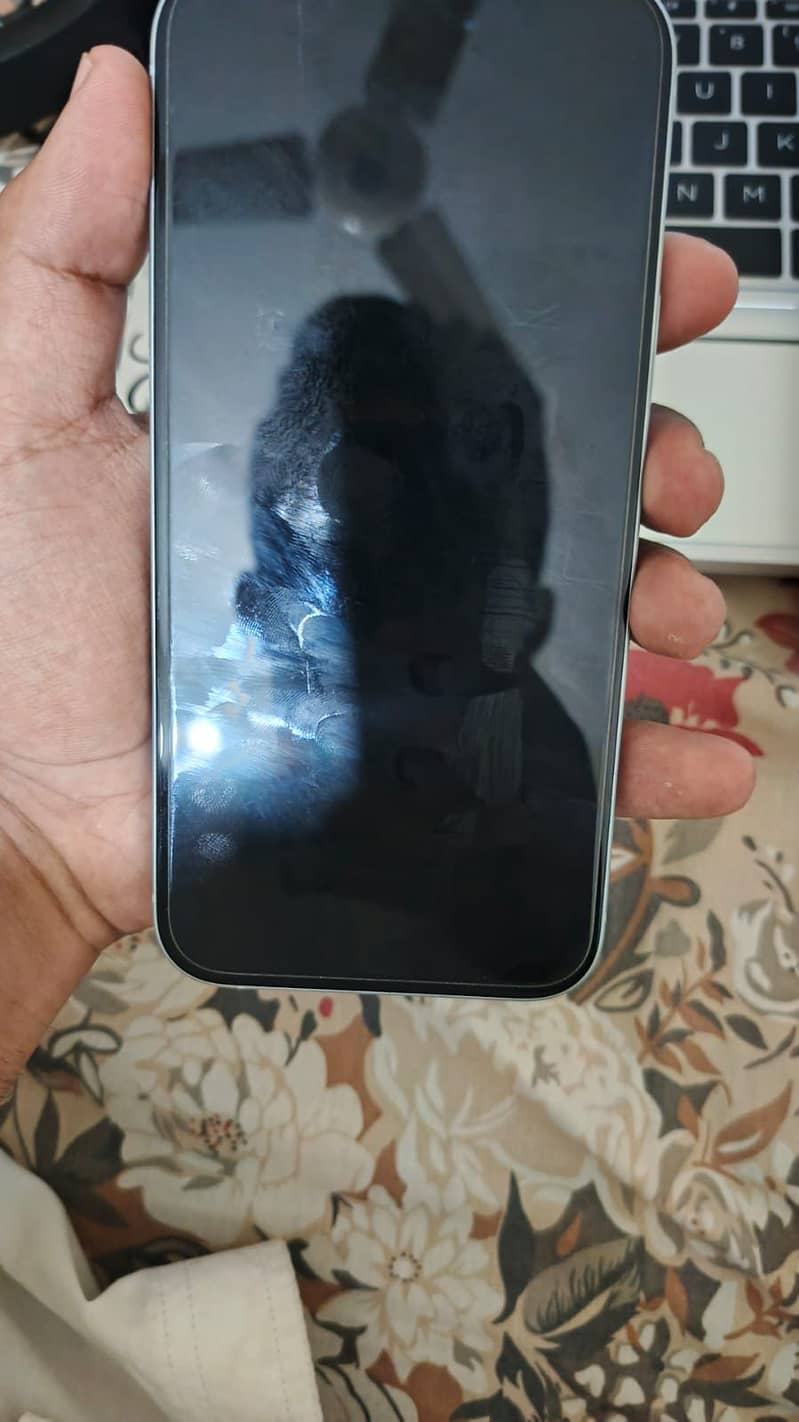 Apple iPhone 15 plus 3
