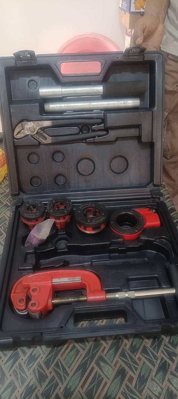 pipe threader cutting 1