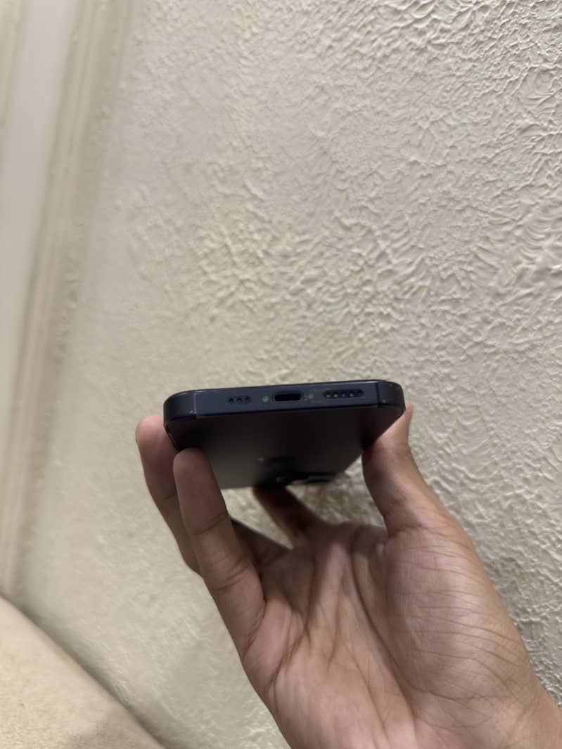 Apple iPhone 13 5