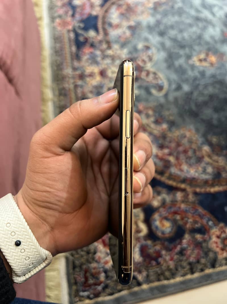 iphone 11 pro 2