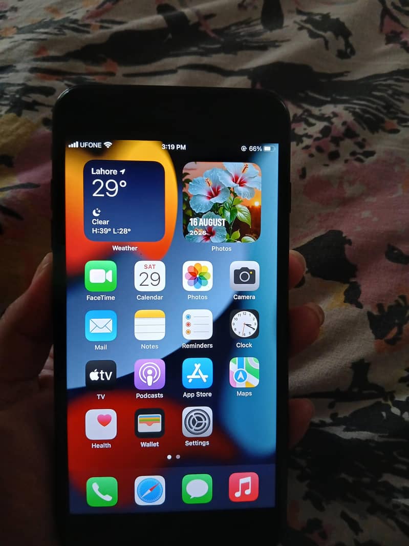 Apple iPhone 7 Plus 1