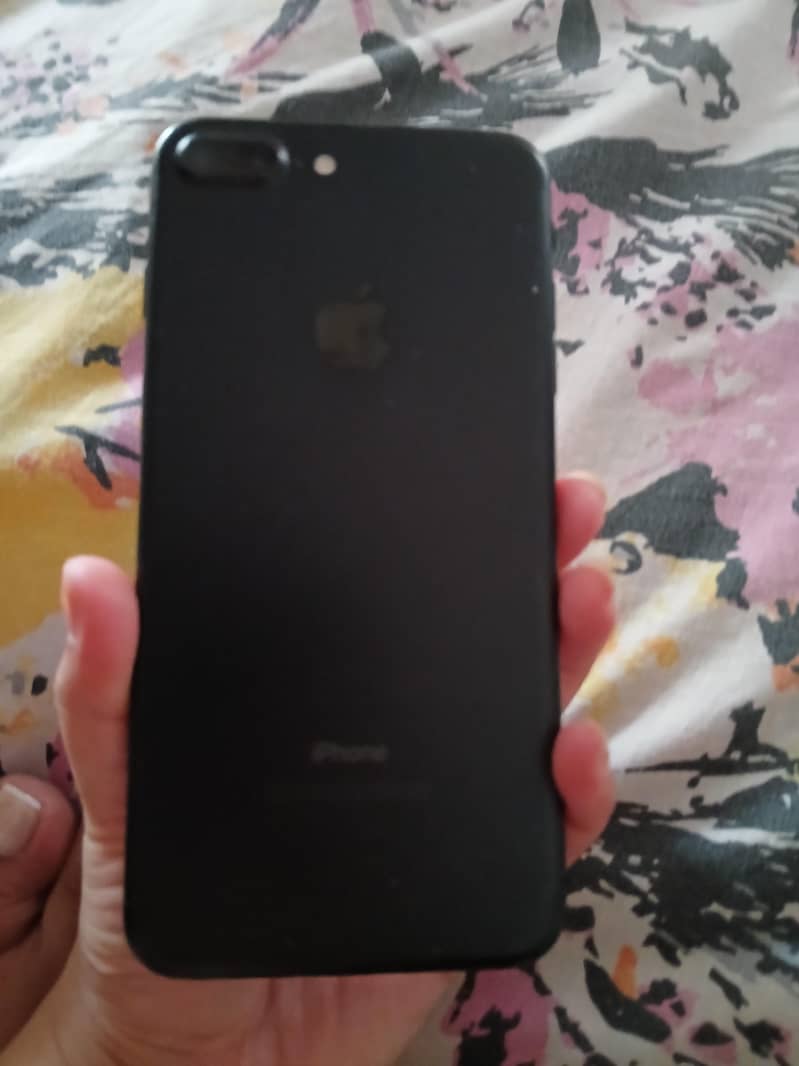 Apple iPhone 7 Plus 2