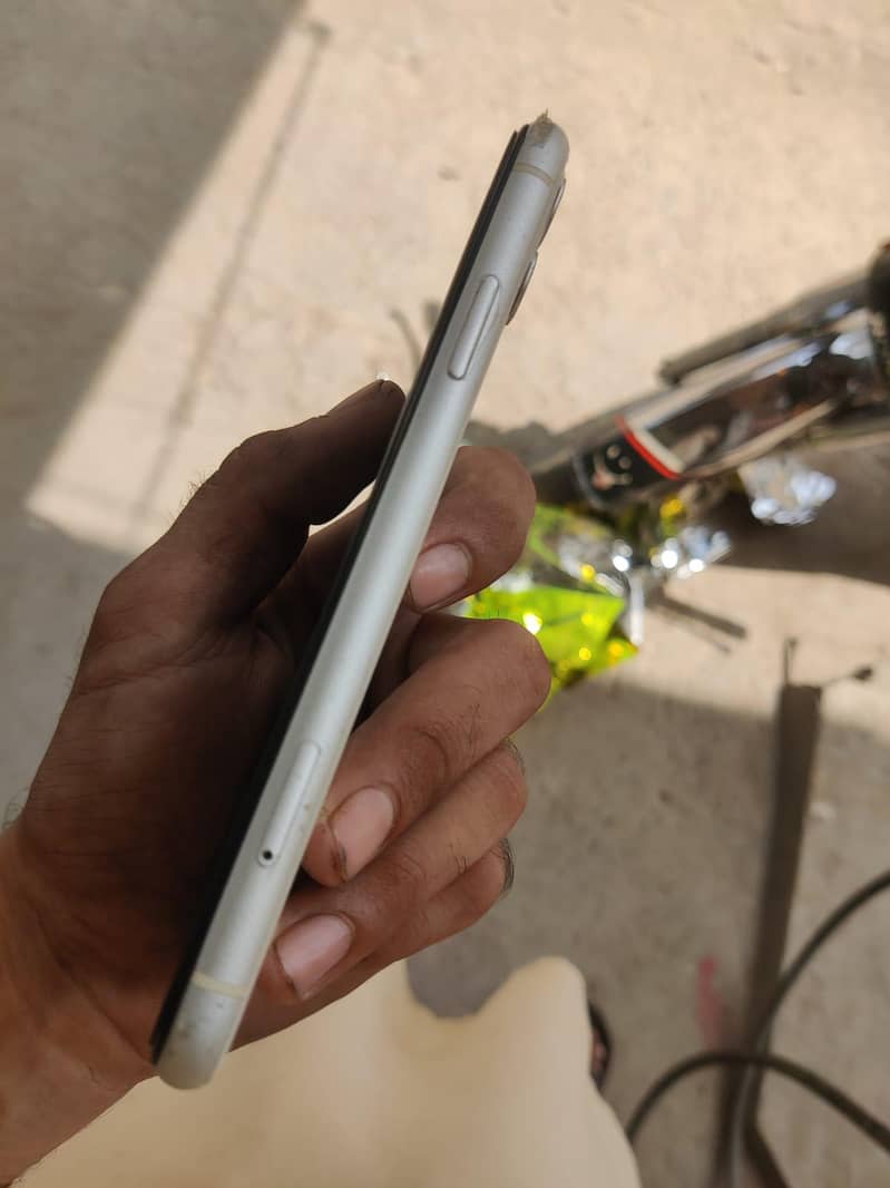 Apple iPhone 11 1