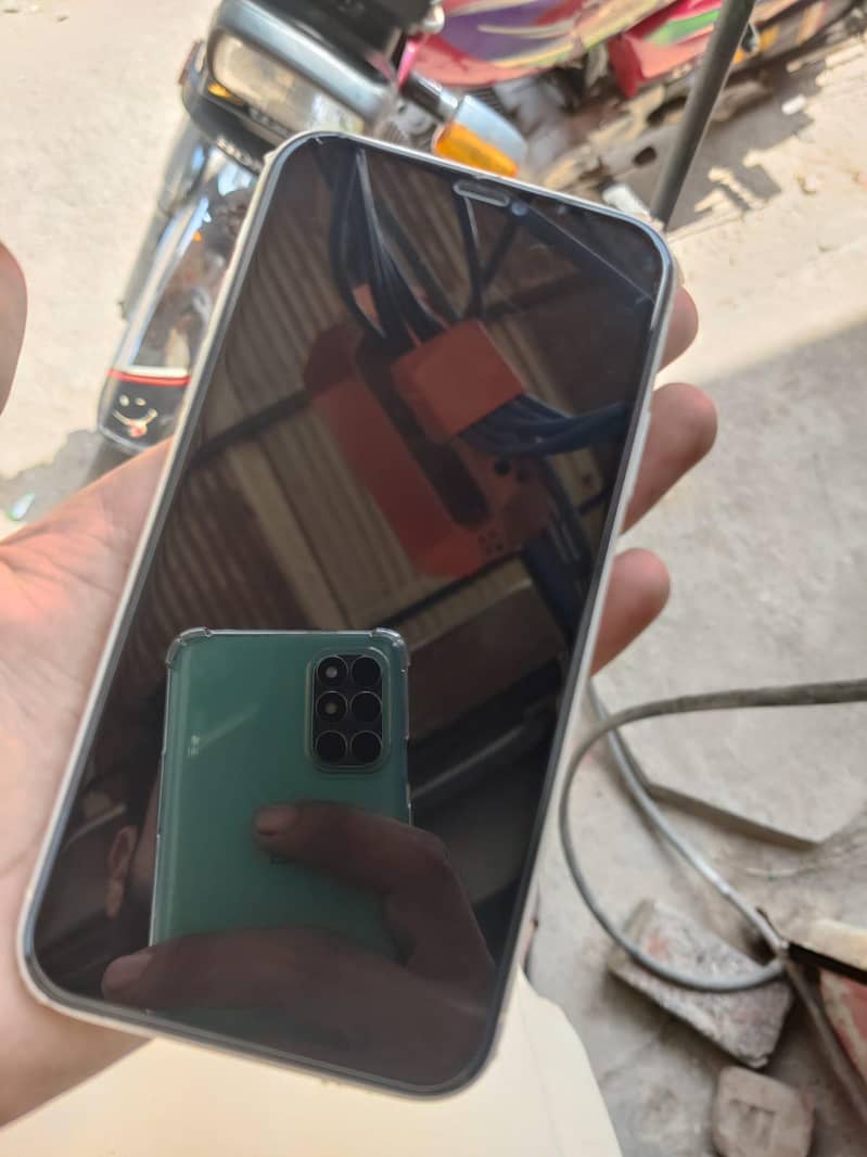 Apple iPhone 11 5