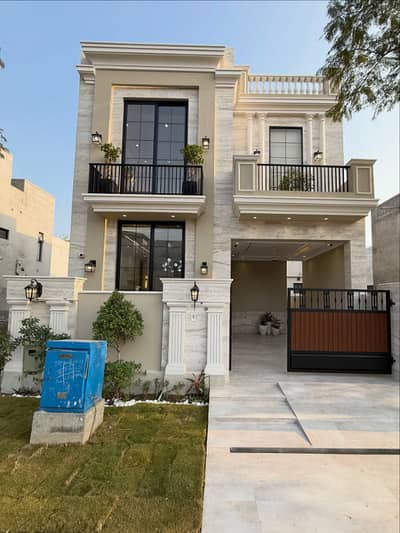 ** Elegant 5 Marla House for Rent | Premium Family Living**