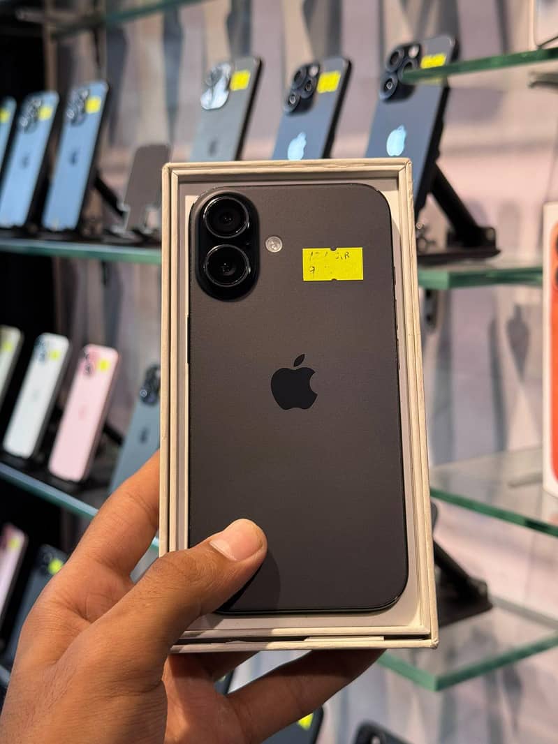 Apple iPhone 16 0