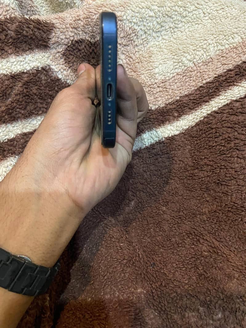 Apple iPhone 15 Pro Max 1