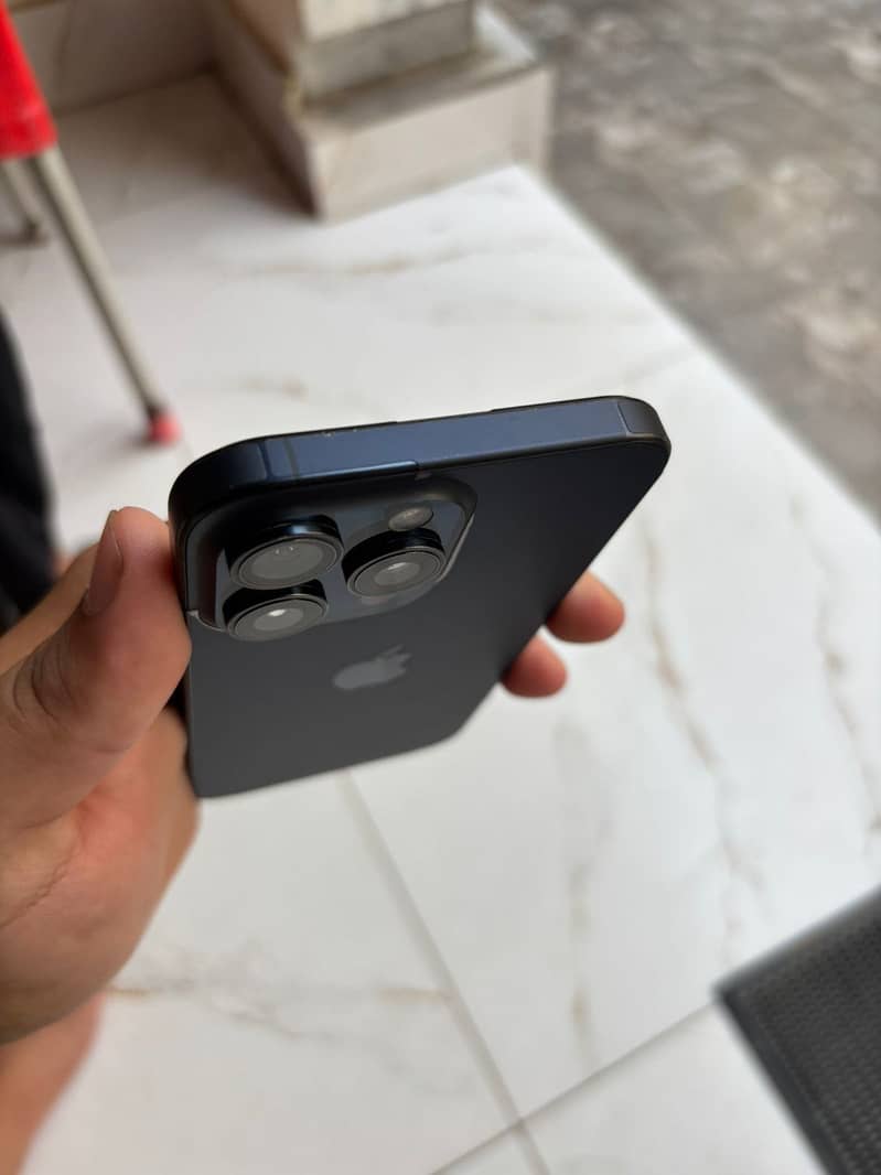 Apple iPhone 15 Pro Max 1