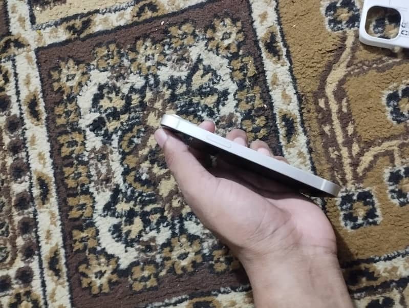 Apple iPhone 13 mini 2