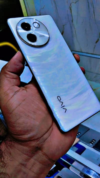 Vivo V30 Lite