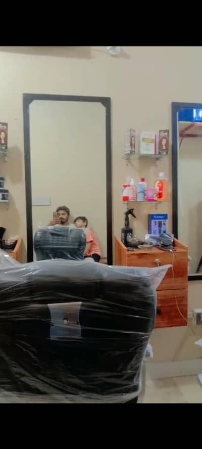 Salon For sale 3 chair 4 mirrors Ac waiting Area complete setup