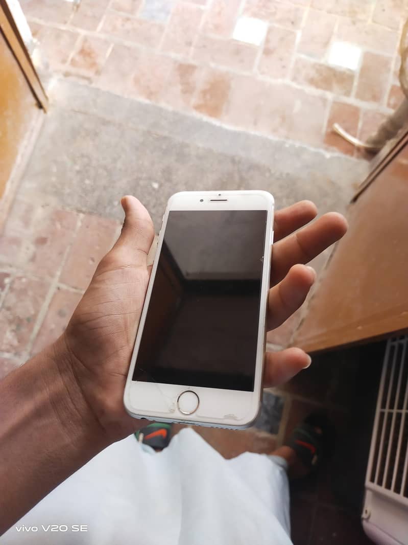 Apple iPhone 6S 1