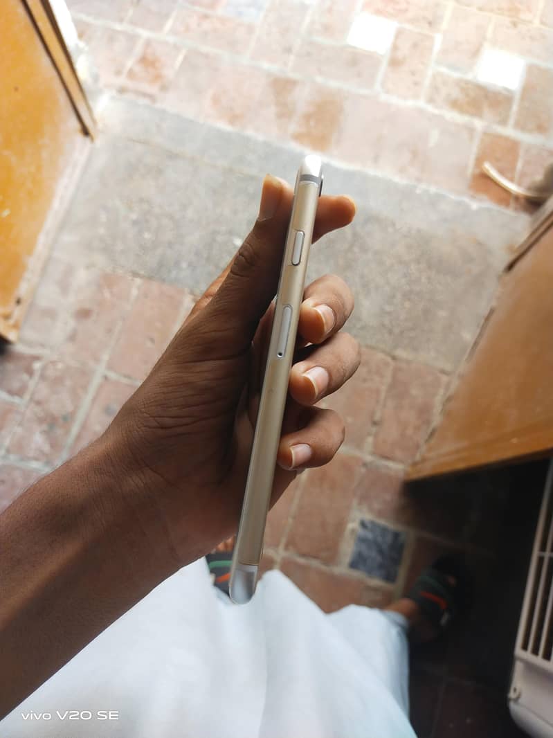 Apple iPhone 6S 2