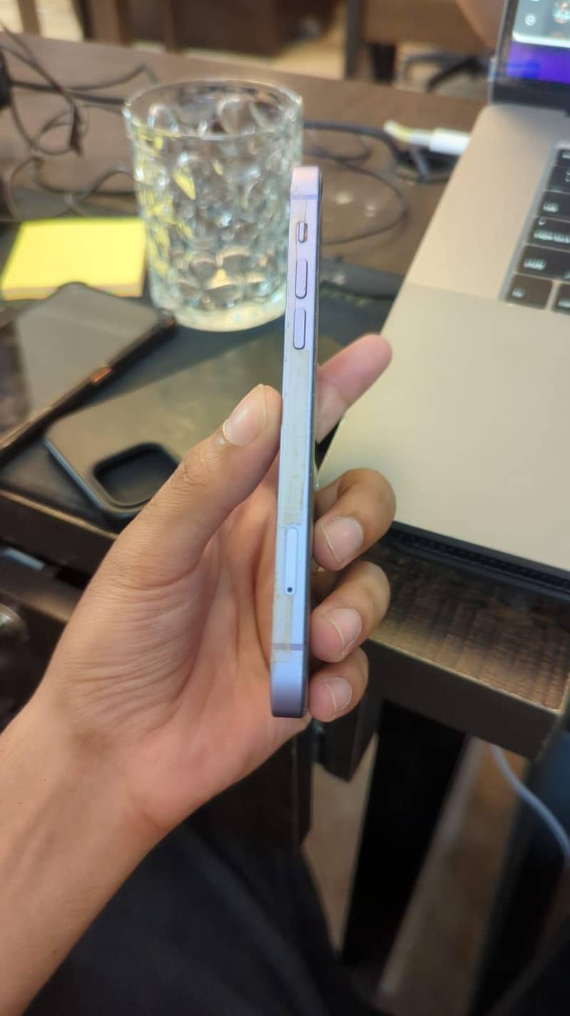 Apple iPhone 12 3